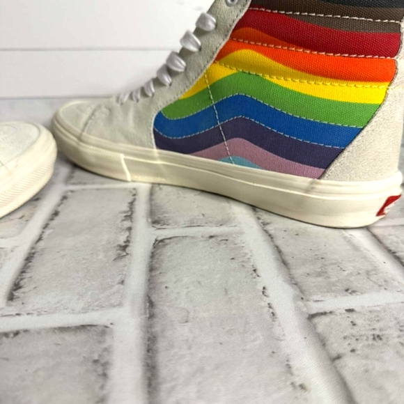 Vans White and Pink High-Tops - Picture 5 of 11